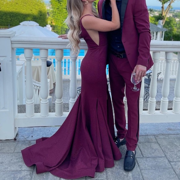 Jovani Gown - Picture 4 of 9